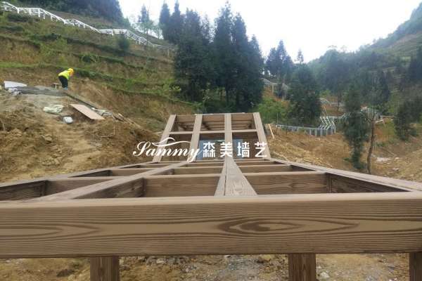 貴州省畢節(jié)市大方縣星宿苗族鋼構廊橋仿木紋漆