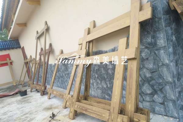廣西來賓合山市城中四街鋼構門頭+鋼構窗框仿木