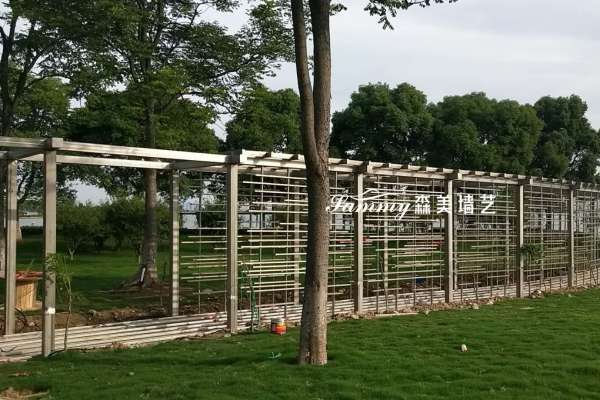 蘇州市工業園區金雞谷風景區不銹鋼廊架木紋漆